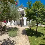 Villa Premium - Pool, Big Garden, Seaside Town *