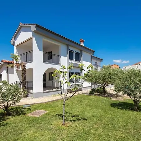 Premium - Pool, Big Garden, Seaside Town