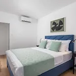 别墅 Premium - Pool, Big Garden, Seaside Town