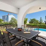 别墅 Premium - Pool, Big Garden, Seaside Town *